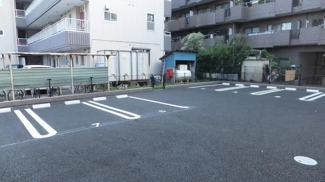 駐車場　★　敷地内駐車場　★