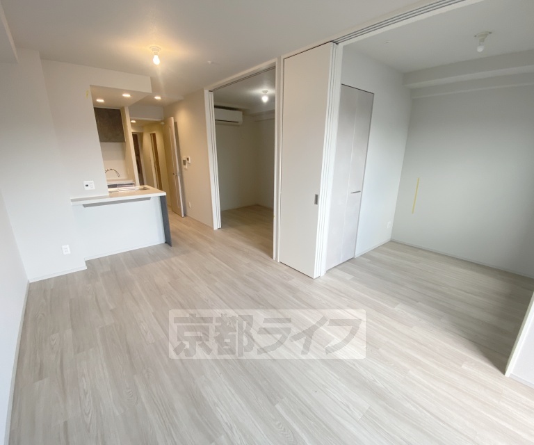 居室・リビング　阪急西院駅徒歩４分の好立地、小型犬と一緒のご入居もご相談可能