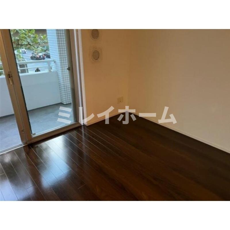 居室・リビング　同建物内、別のお部屋の参考写真になります。