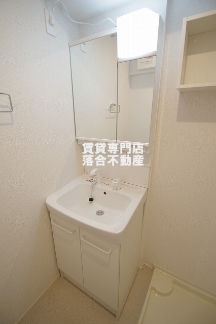 洗面設備　独立洗面化粧台付き