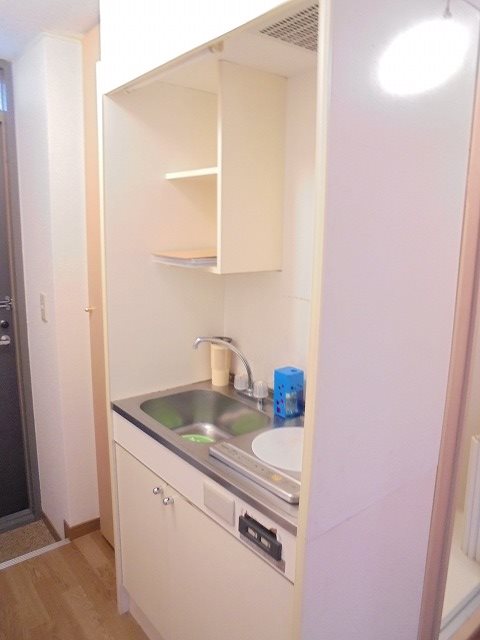 キッチン　写真は101号室です(参考)