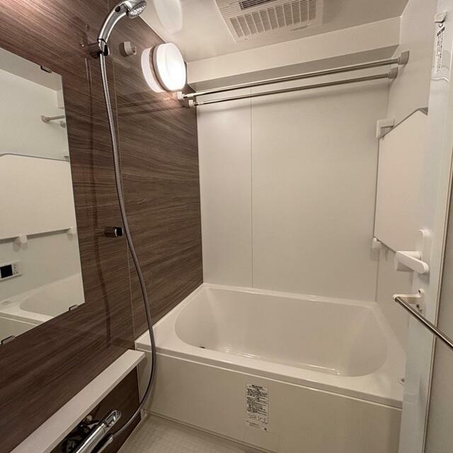 バス・シャワールーム　※写真は同タイプ住戸です。