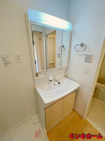 洗面設備　写真は別のお部屋です。※現況を優先