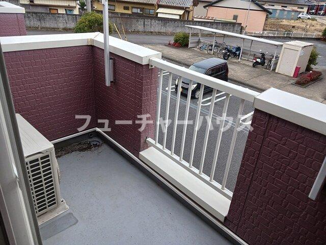 バルコニー　陽当たり良好なバルコニーです