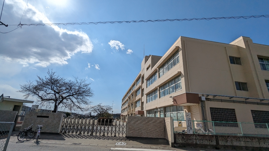 小学校　宇都宮市立瑞穂台小学校（小学校）まで818m