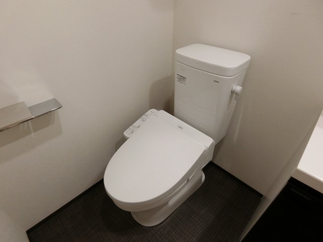 トイレ　他のお部屋の参考写真となります。