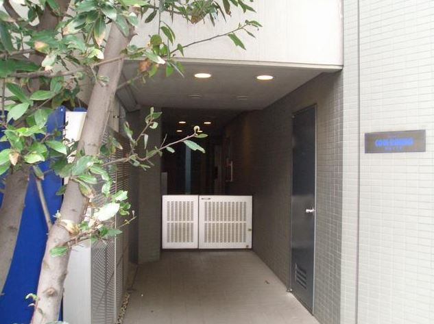 エントランス　コムロンド四谷三丁目