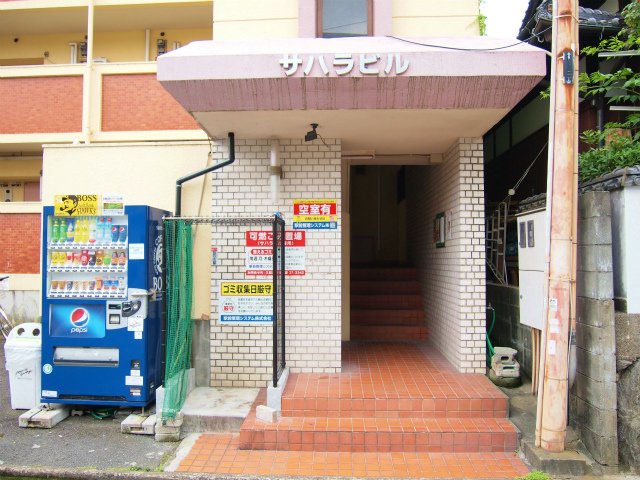 エントランス　建物の内部です