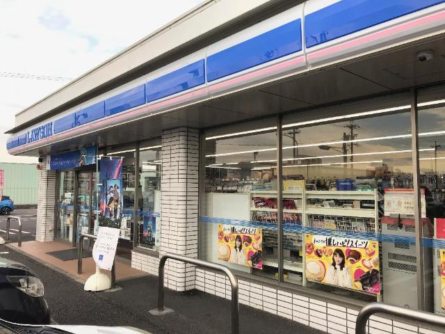 コンビニ　ローソン各務原鵜沼朝日町店（コンビニ）まで555m