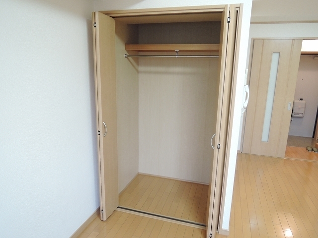 収納　奥行きのあるクローゼットです。