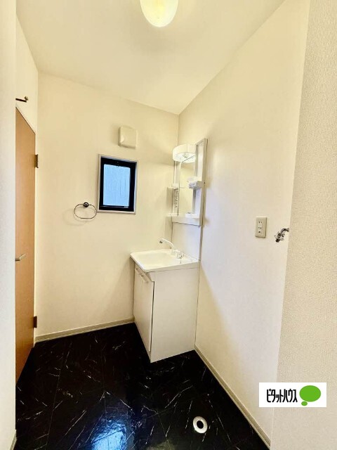 洗面設備　他のお部屋の写真です