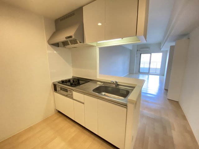 キッチン　同型のお部屋です。（反転タイプ）