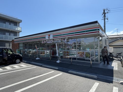 コンビニ　セブンイレブン 広島三筋1丁目店（コンビニ）まで580m