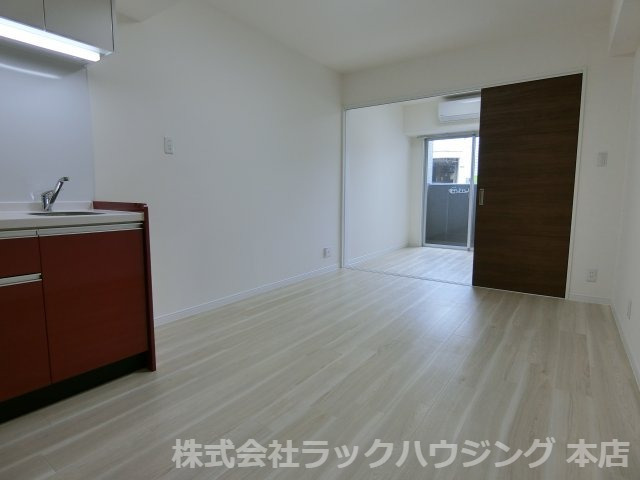 居室・リビング　写真は別室になります。現況を優先します。