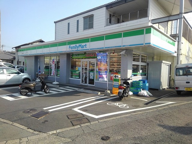コンビニ　ファミリーマート椎迫店（コンビニ）まで600m