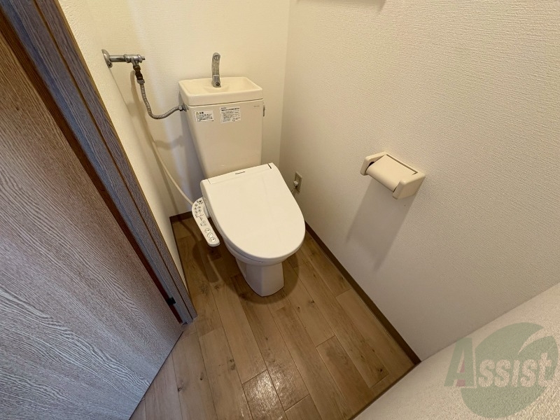 トイレ　こちらはトイレです。清潔感があり、安心して使用できます。