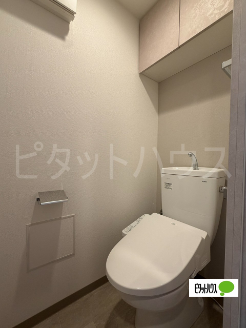 トイレ　温水洗浄便座