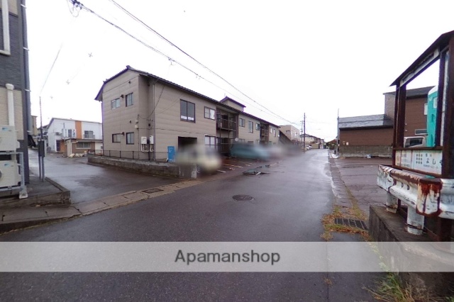 その他　前面道路（その他）まで0m