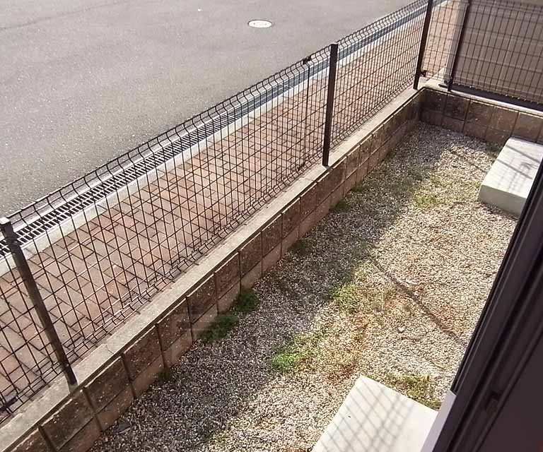 バルコニー　南向きで日当たり良し。