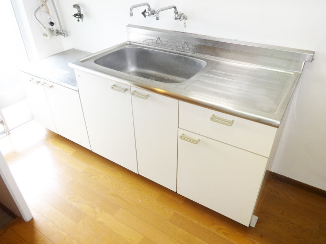 キッチン　ガスコンロ対応しています☆調理スペースも広いですね♪
