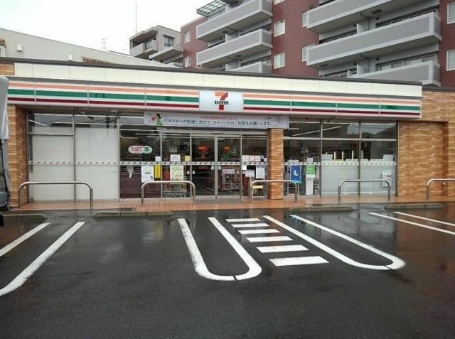 コンビニ　セブンイレブン（コンビニ）まで700m