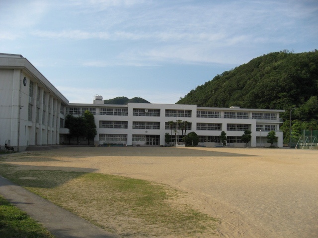 小学校　本巣市立弾正小学校（小学校）まで1099m