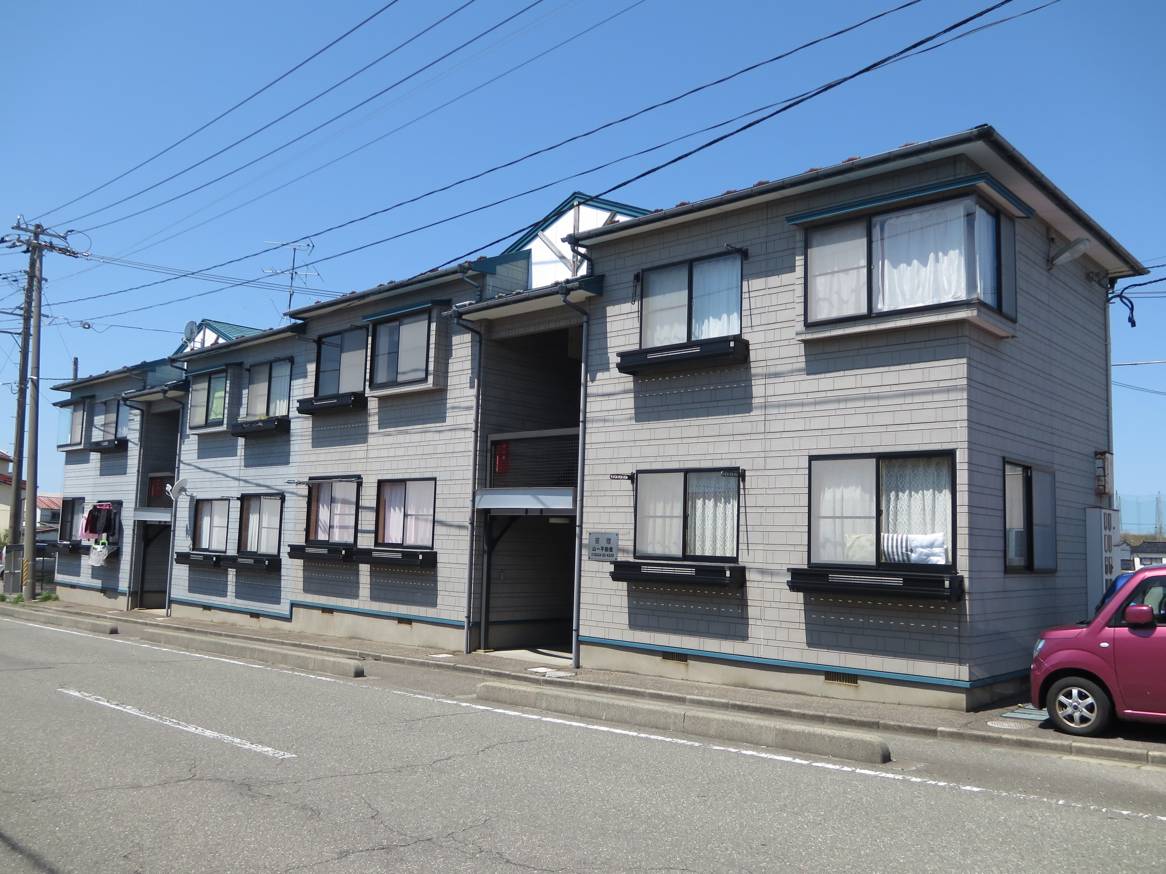 建物外観　落ち着いた住宅街のアパートです♪