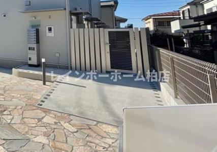 エントランス　清潔なエントランスです
