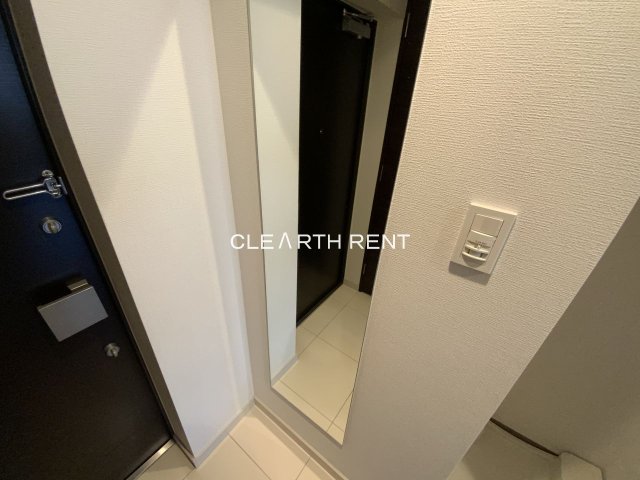 玄関　姿見付きの玄関