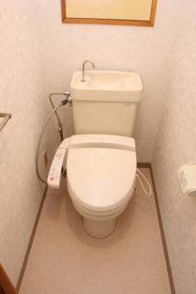 トイレ　ウォシュレット付き♪