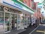 コンビニ　ファミリーマート 中野本町五丁目店（コンビニ）まで637m