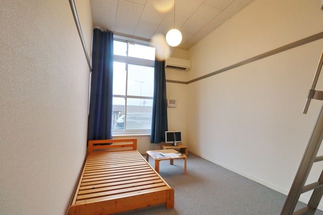 居室・リビング　同物件別部屋写真