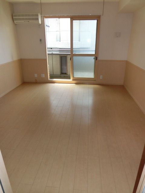 居室・リビング　お部屋です