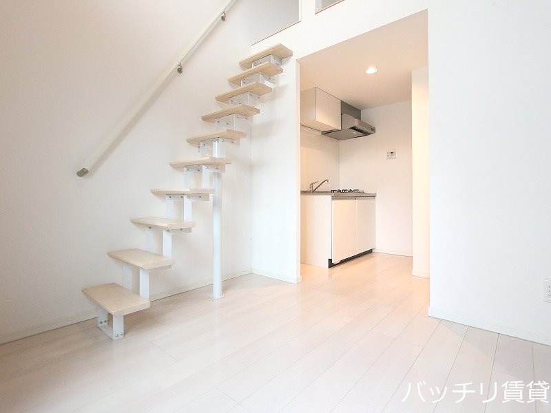 居室・リビング　同室タイプ掲載のため、現況を優先します。