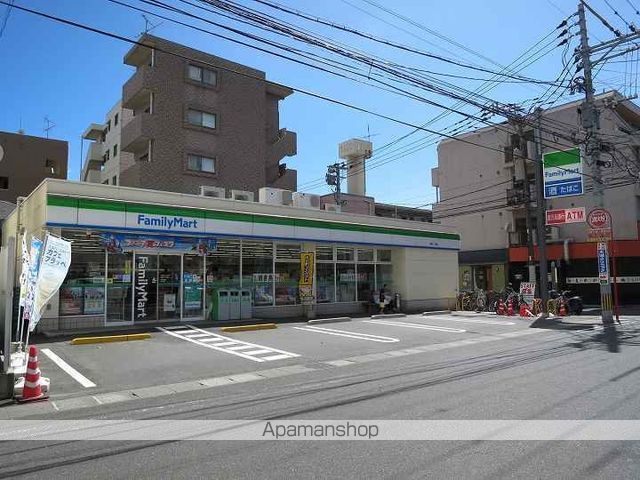 コンビニ　ファミリーマート荒田二丁目店（コンビニ）まで61m