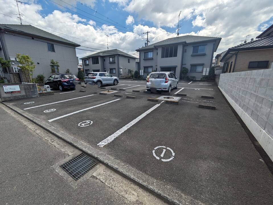 駐車場　駐車場