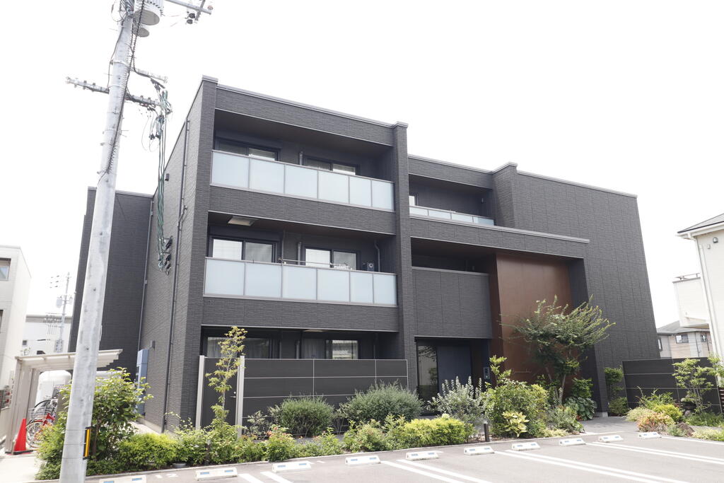 建物外観　西中新田にある人気のシャーメゾン物件です♪
