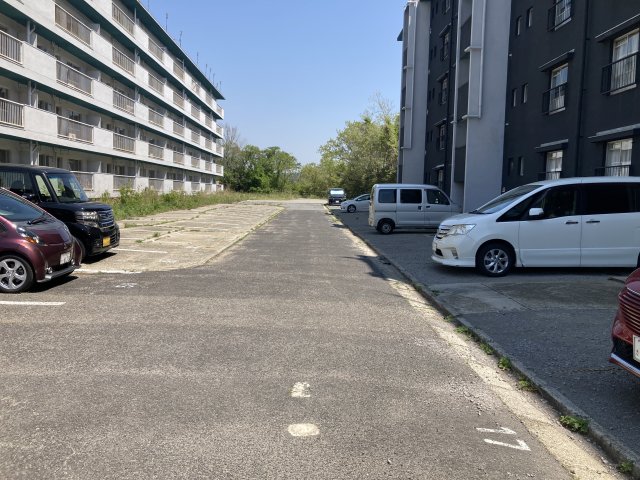 駐車場　敷地内駐車場を完備
