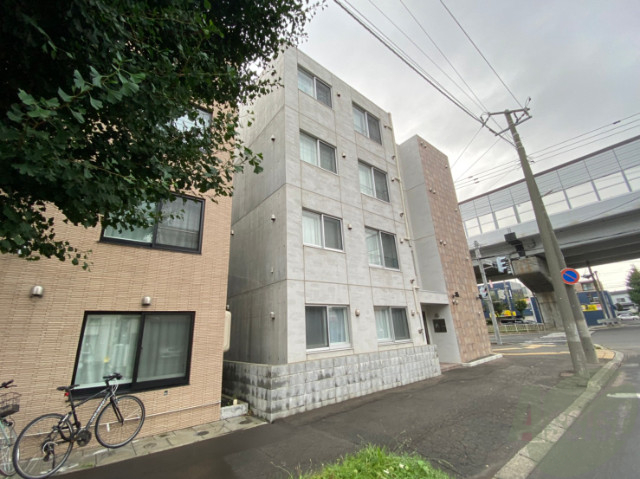 建物外観　札幌市東区北３３条東１２丁目「ピオネロ新道東」
