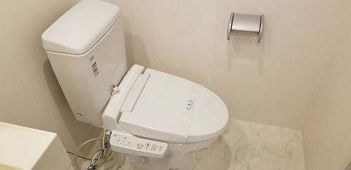 トイレ　反転タイプ