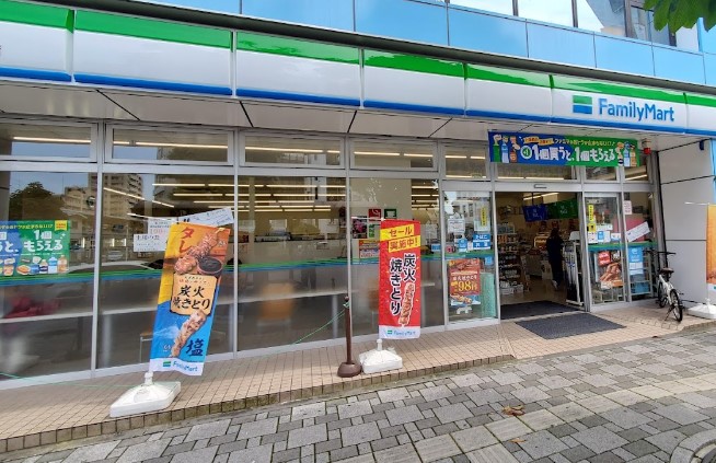 コンビニ　ファミリーマート 西千葉春日町店（コンビニ）まで231m