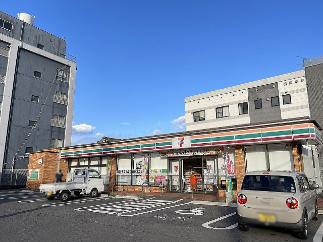 コンビニ　セブン-イレブン 大分花津留店（コンビニ）まで200m