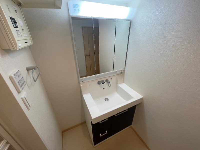 洗面設備　洗面台は独立していて使いやすそうですね。