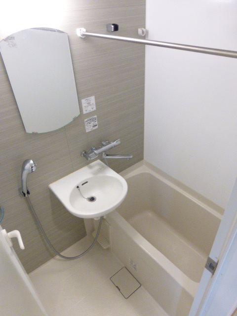 バス・シャワールーム　バス