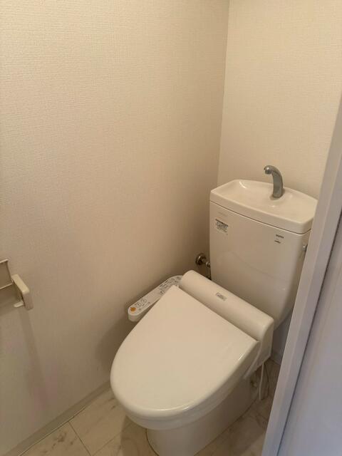 トイレ　※写真は別部屋になります。