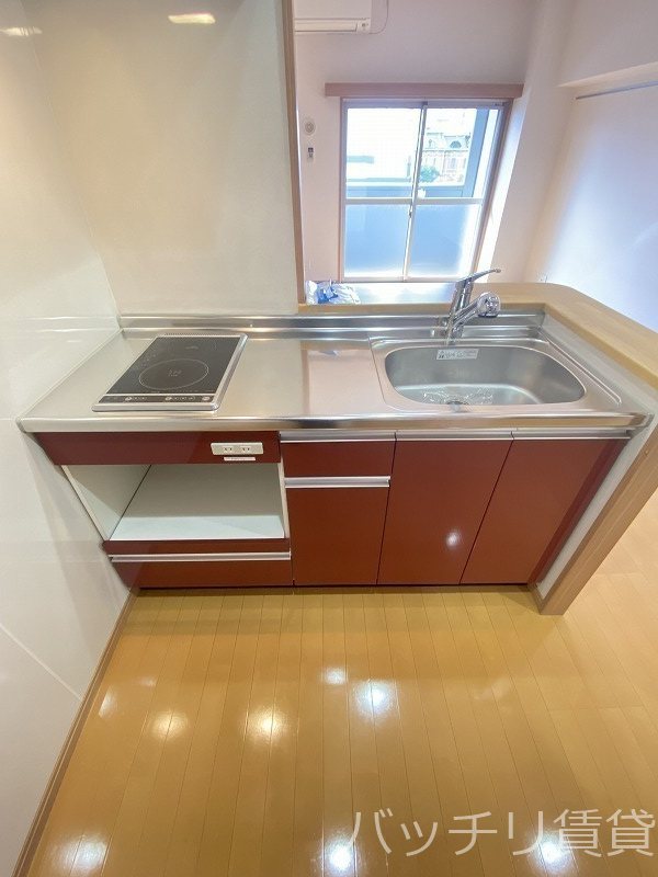キッチン　※同マンション別部屋写真のため、現状優先。
