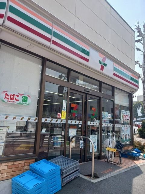 コンビニ　セブンイレブン世田谷代田一丁目（コンビニ）まで300m