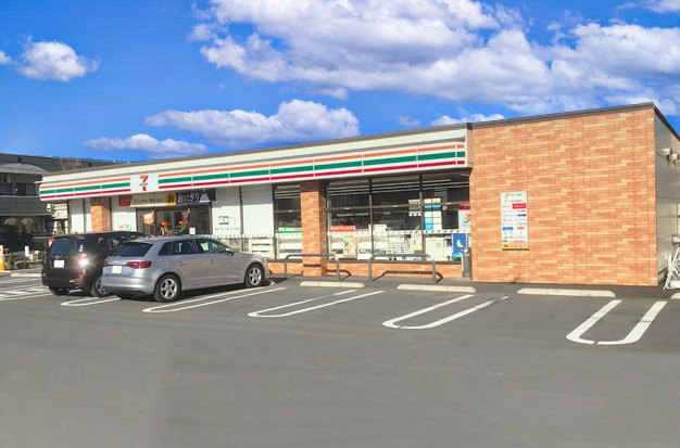 コンビニ　セブンイレブン足立東和5丁目店（コンビニ）まで235m