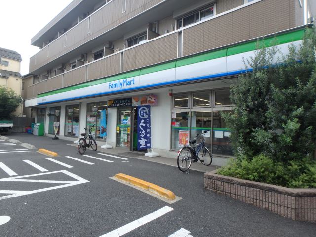 コンビニ　ファミリーマート（コンビニ）まで190m