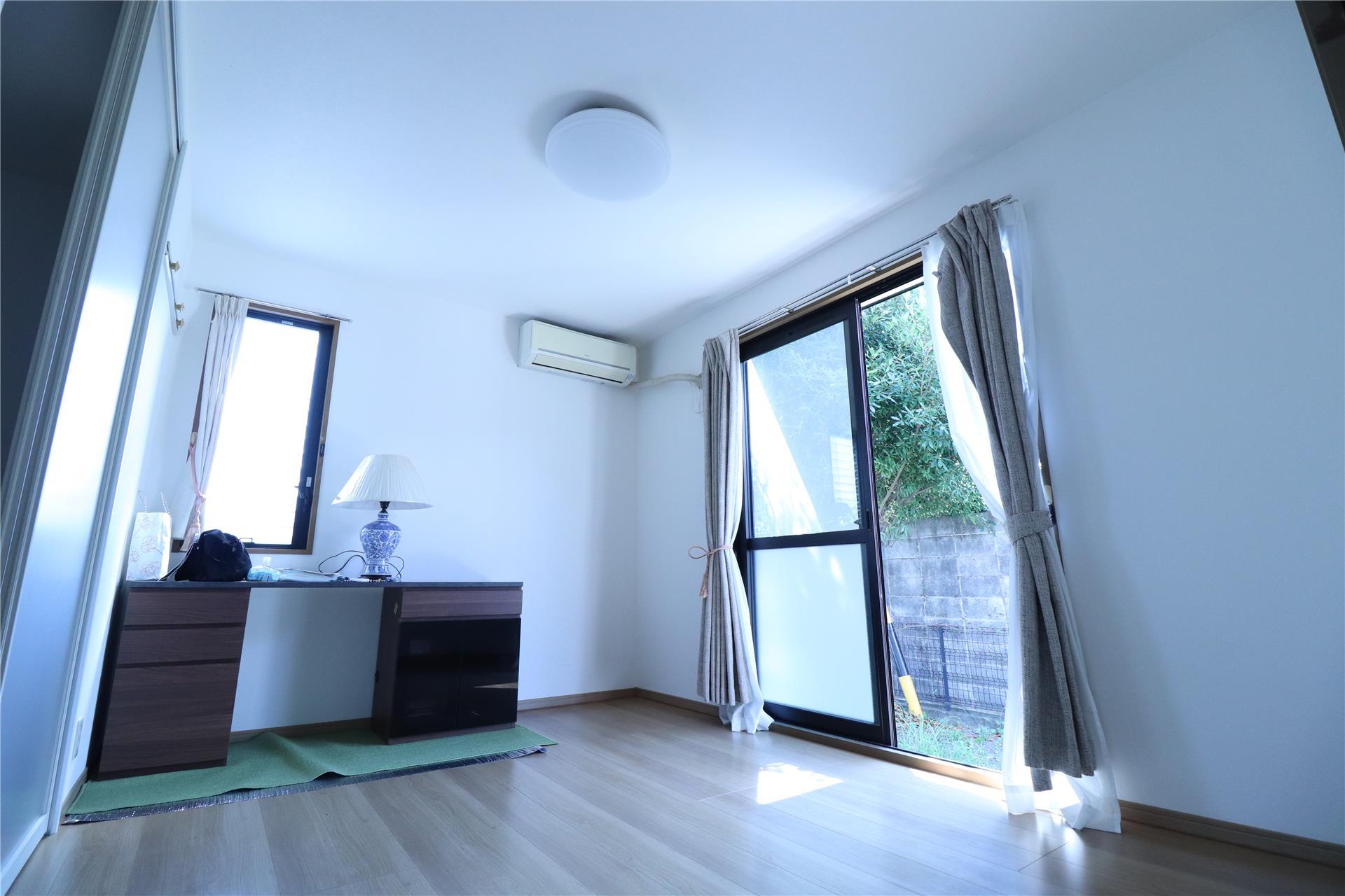 その他設備　南側・北側洋室にはエアコンがついています。